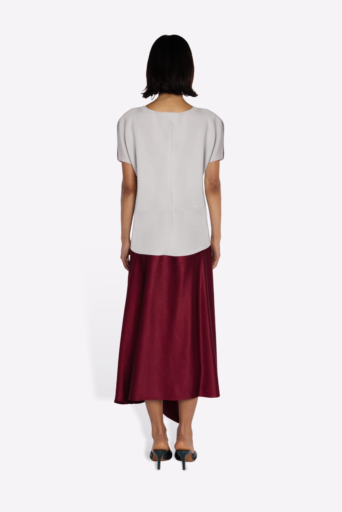 RAJA SKIRT IN MAROON MODEL BACK