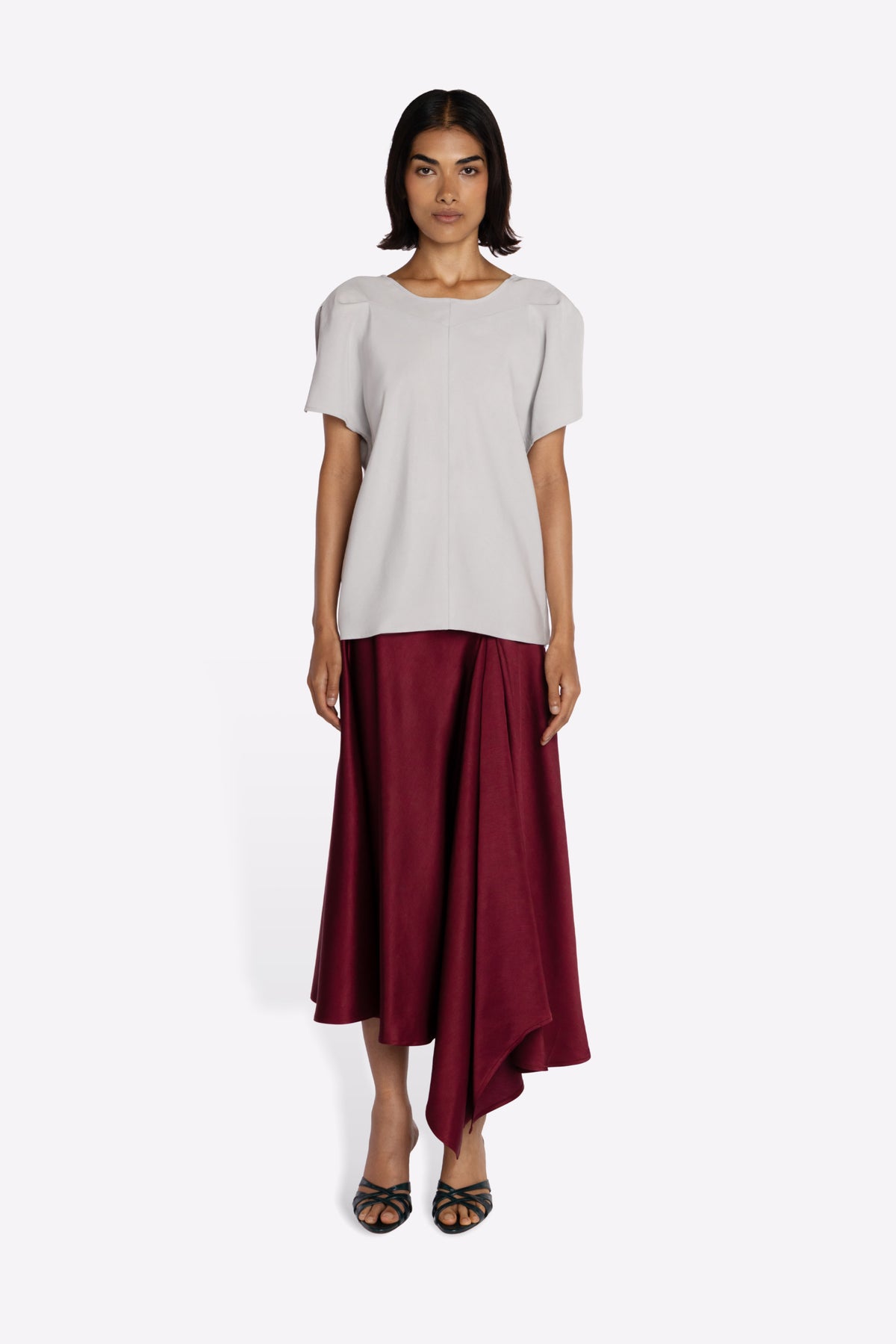 RAJA SKIRT IN MAROON MODEL FRONT