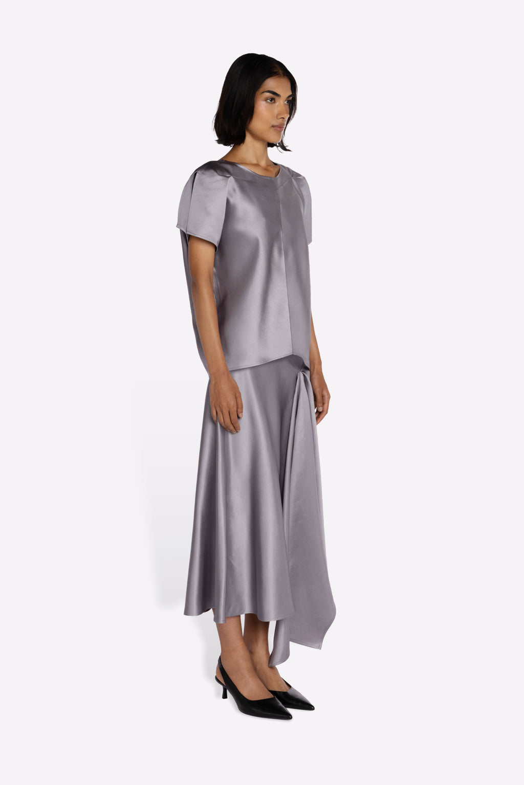 RAJA SKIRT IN STEEL MODEL SIDE
